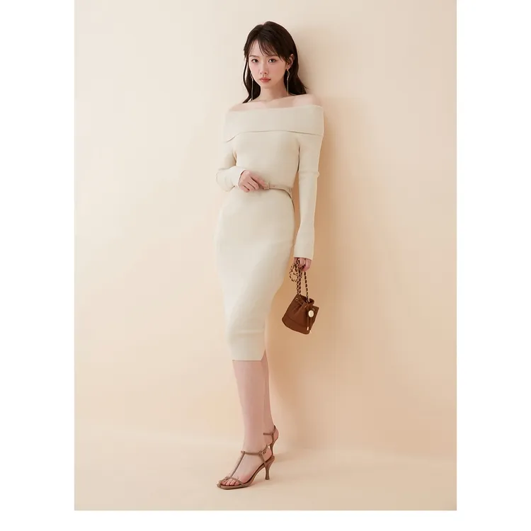 【MonTendre】秋冬新款 S 气质优雅纯色一字领露肩针织连衣裙含腰带