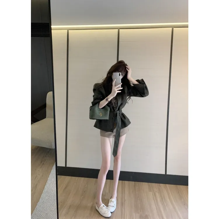 复古气质高级感百搭短款翻领外套女2025年秋季新款休闲显瘦短裤潮