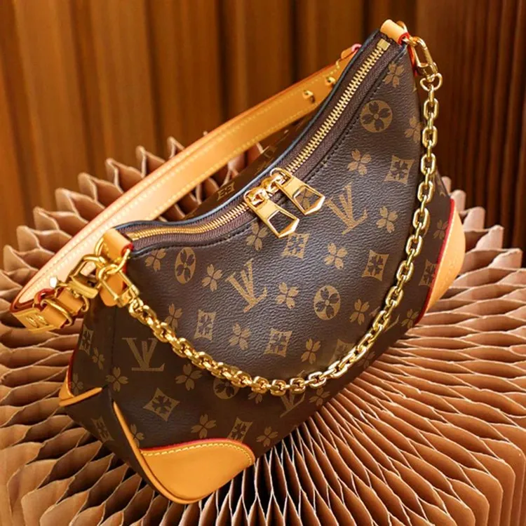 香港品牌2025新款女士复古时尚百搭老花女包时尚牛角包轻奢链条包