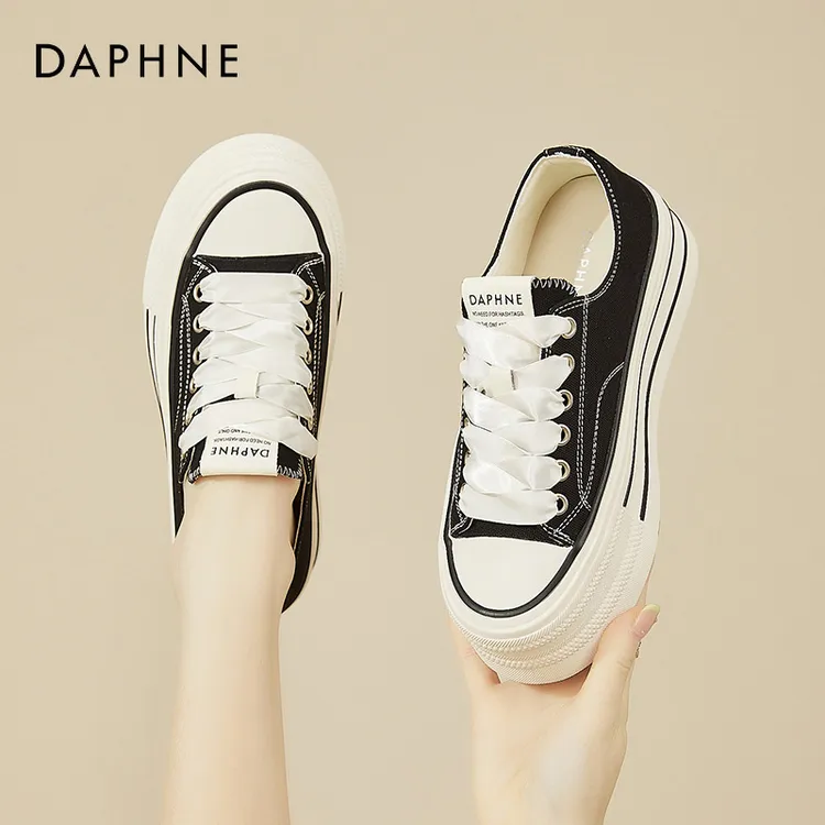 达芙妮厚底帆布鞋女2025新款春秋学生松糕板鞋低帮软底运动休闲鞋