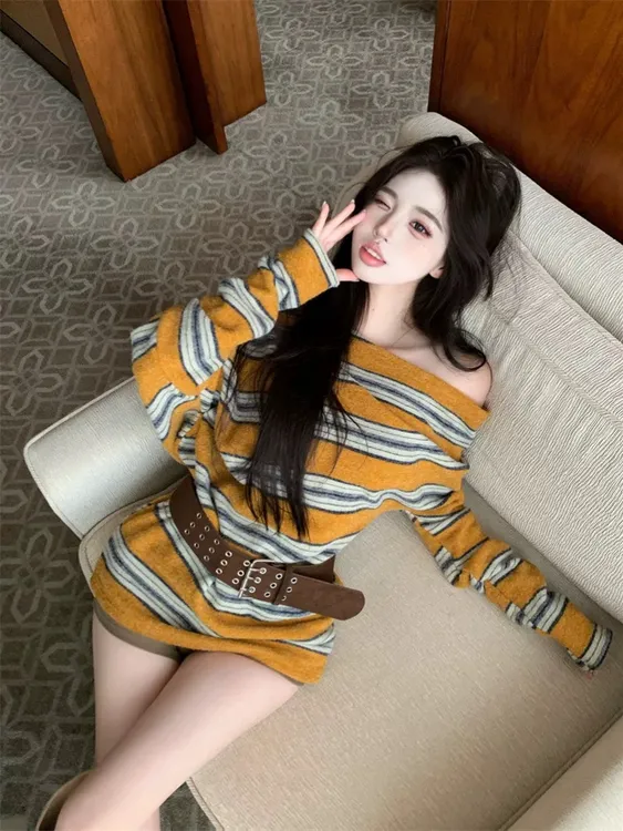 气质新款条纹一字肩长袖针织衫女装秋季百搭宽松显瘦上衣