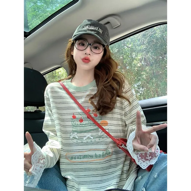 蕾丝拼接条纹长袖t恤女2025新款秋季甜美减龄设计感宽松复古上衣