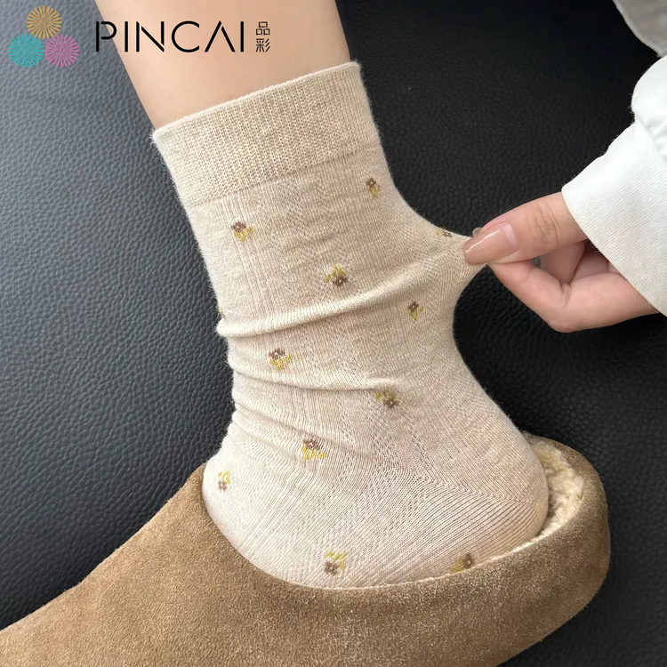 米色袜子女中筒袜秋季棉袜ins潮日系复古碎花配勃肯鞋堆堆袜秋天
