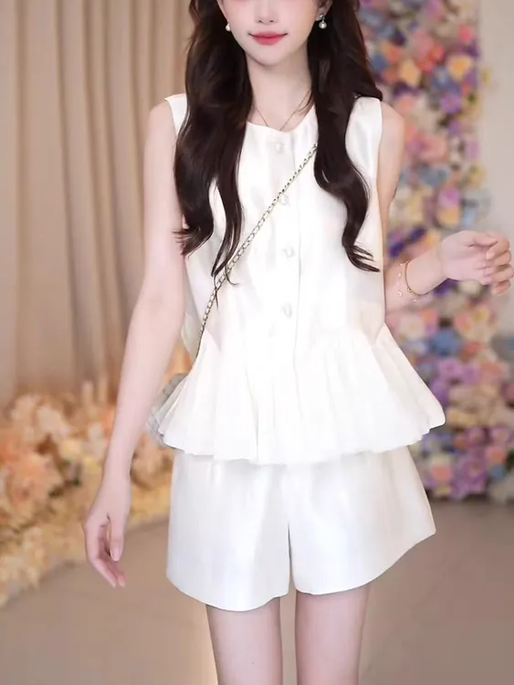 夏季新款无袖小香风气质白色时尚减龄上衣休闲短裤套装洋气衣服女