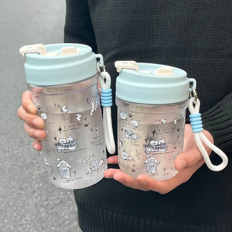 恒度原创雪人猫咪塑料水杯大容量提绳便携式创意茶漏塑料双饮水杯