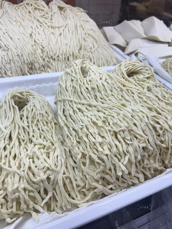 安徽蚌埠特色美食小刀面碱面面条鲜面条无添加