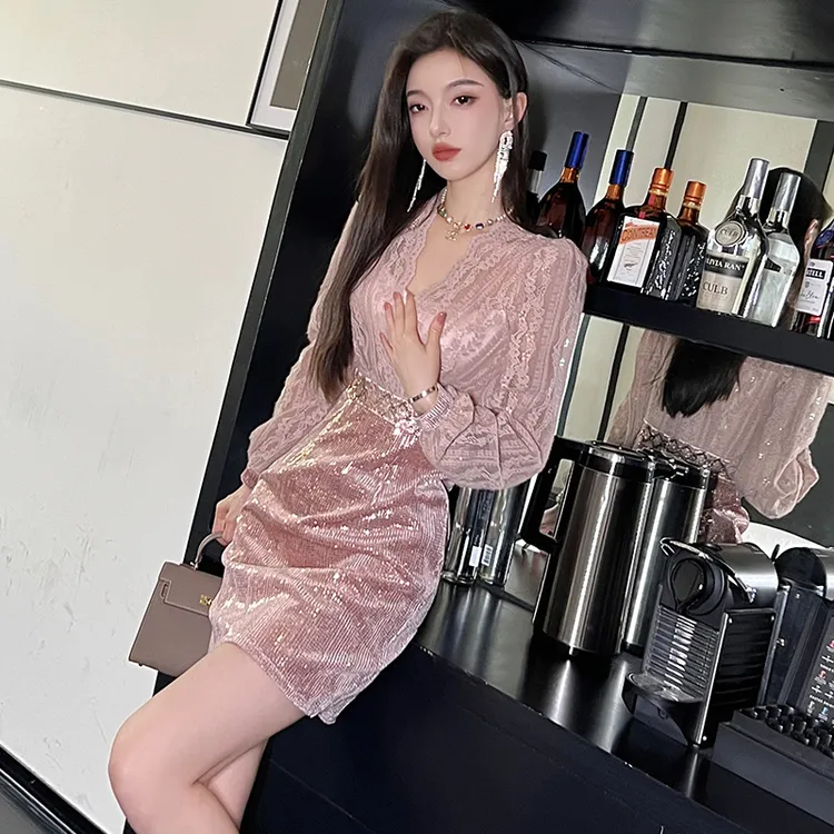 千千【设计师定制】时尚穿搭女神范蕾丝小个子V领亮片连衣裙20919