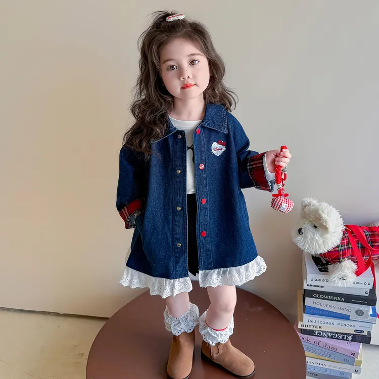 中小童秋季时髦洋气拼接花边牛仔风衣2025新款儿童韩版女宝宝外套