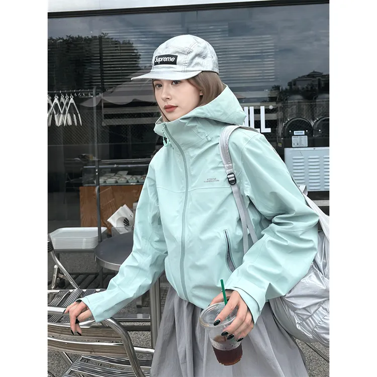 KSKM青瓷绿冲锋衣外套女2025春秋新款户外超好看徒步登山服夹克男