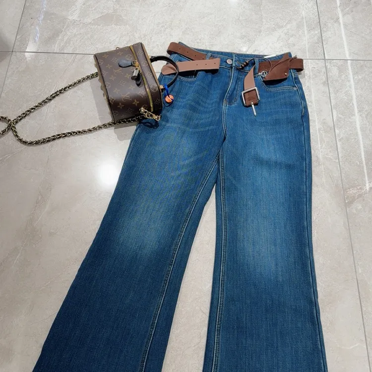 冬季加绒保暖微喇牛仔裤高腰显瘦水洗蓝弹力喇叭裤