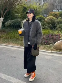 2103【臻炫女装】新款气质时尚设计纯色高级感拉绒开衫上衣