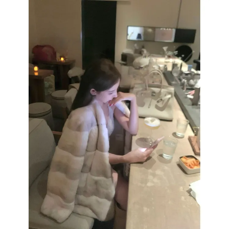 北海道初雪 V领皮青紫蓝兔皮草丝绒毛一体皮草外套冬季