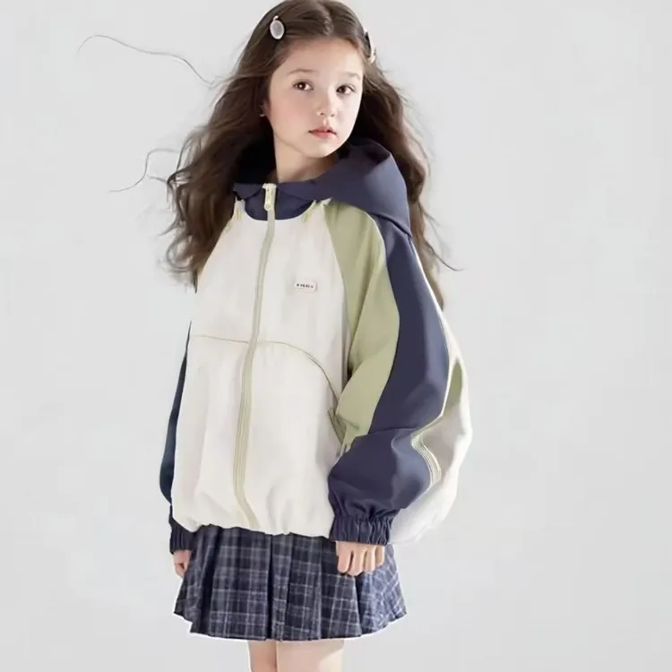女童2025春秋季新款中大童时尚风衣儿童简约春装连帽冲锋衣外套潮