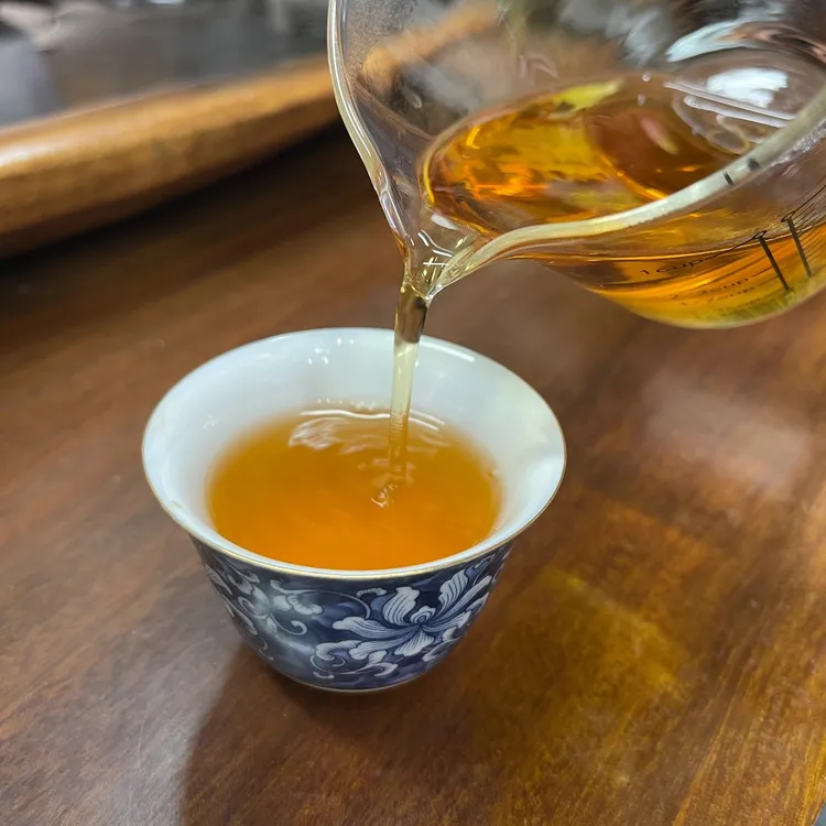 信阳红高山芽叶特级红茶2025雨前茶100克铁罐装