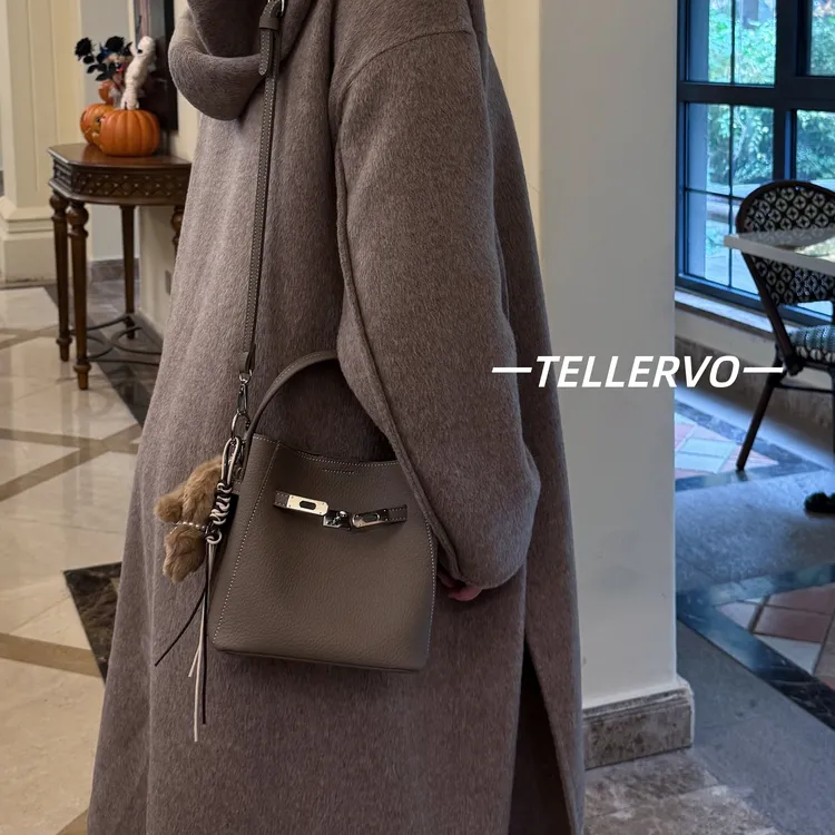 【千与千寻】2026新款软皮水桶包时尚手提单肩包百搭休闲斜挎包女包商品图