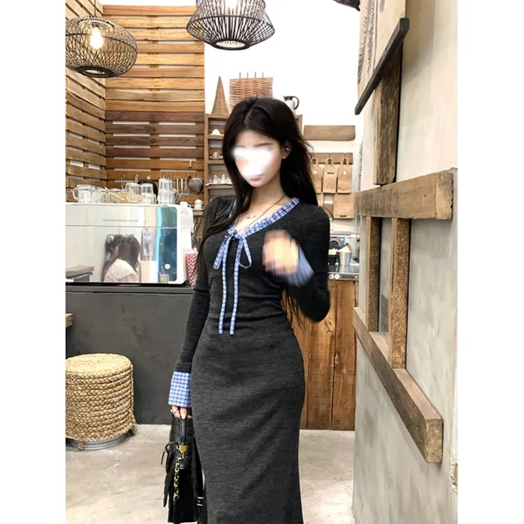 时尚针织v领连衣裙春装新款撞色拼接内搭高级长袖设计感修身裙子