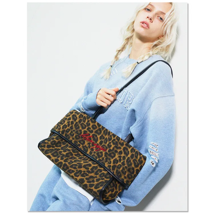 Momogigi街头日记 原创设计复古水洗豹纹帆布休闲腋下包托特包