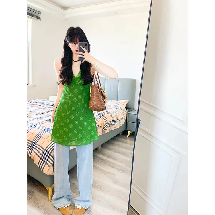 背心裙无袖小众花朵刺绣绿色复古V领初春绝美小上衣收腰连衣裙