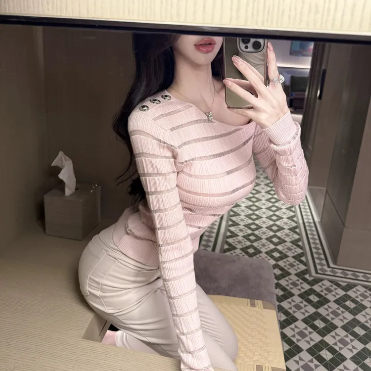 白月光穿搭性感网纱拼接斜肩短款透视上衣女秋巴家长袖针织打底衫