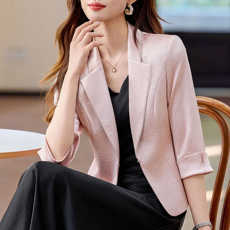 粉色醋酸缎面西装外套女短款小个子高级感七分袖气质休闲西服上衣