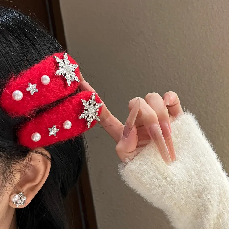  红色毛绒雪花发夹侧边刘海头饰新年前额氛围发卡高颜值百搭BB夹