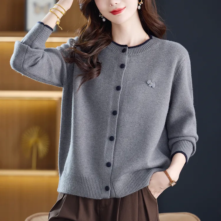 大码妈妈毛衣外套2025春秋新款女装上衣外搭洋气短款灰色针织开衫