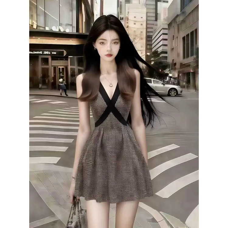 秋季新款时尚温柔风优雅贵气V领修身收腰无袖设计感格子连衣裙女