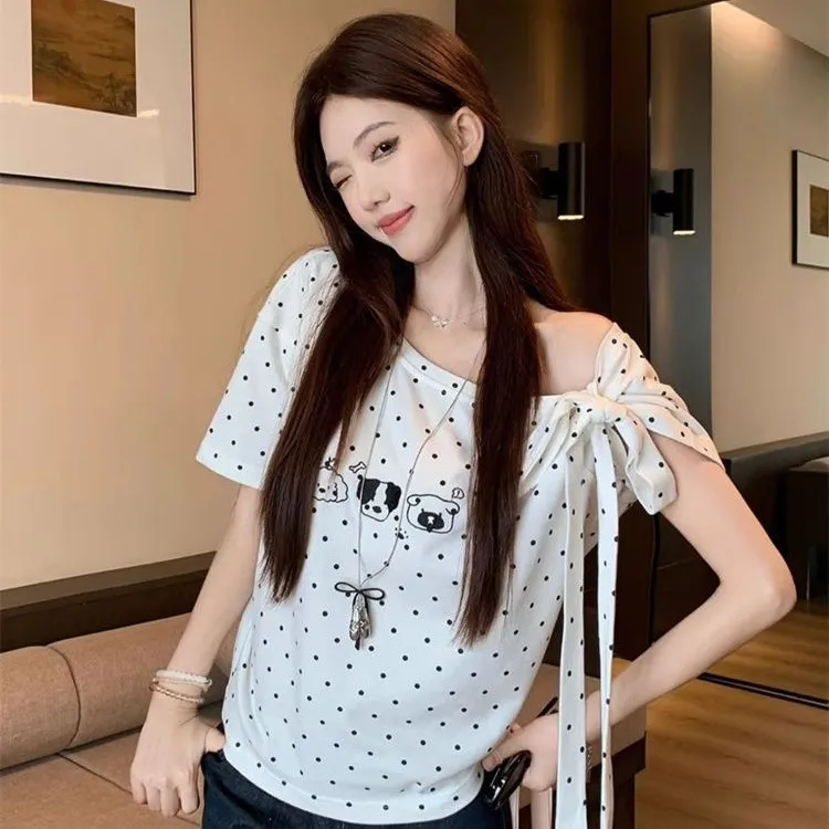 SHEJIYUAN波点斜肩T恤女装宽松设计感小众露肩短款甜美小狗上衣