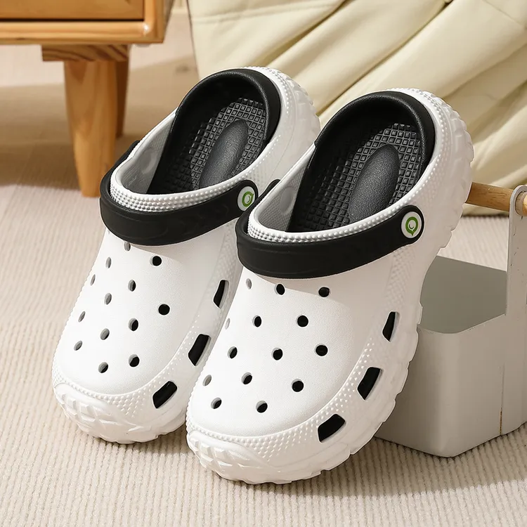 厚底洞洞鞋女士夏季2025新款外穿踩屎感包头沙滩鞋防滑凉拖