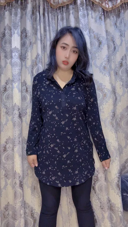 中长碎花翻领弹力打底上衣