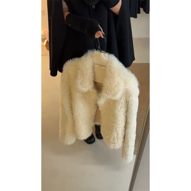 2025韩版秋冬季新款修身显瘦网红穿搭时尚百搭宽松毛绒绒外套上衣