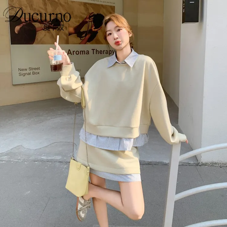 韩系风格穿搭一整套女2025秋季设计感衬衫拼接卫衣短裙休闲两件套