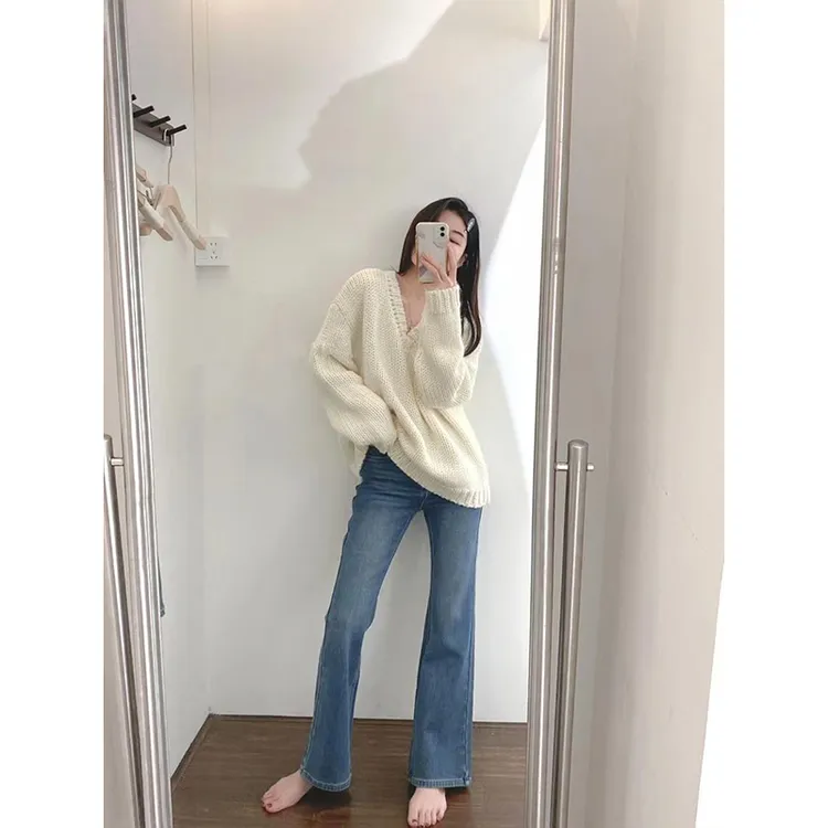 韩系奶fufu白色V领毛衣女秋冬高级感宽松软糯慵懒风针织上衣