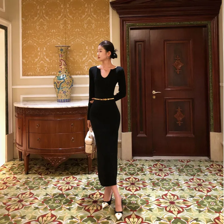 静奢风高级感女士连衣裙御姐通勤时尚修身显瘦气质优雅针织包臀裙
