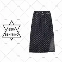 牛仔半身裙链条腰带开叉设计复古时尚