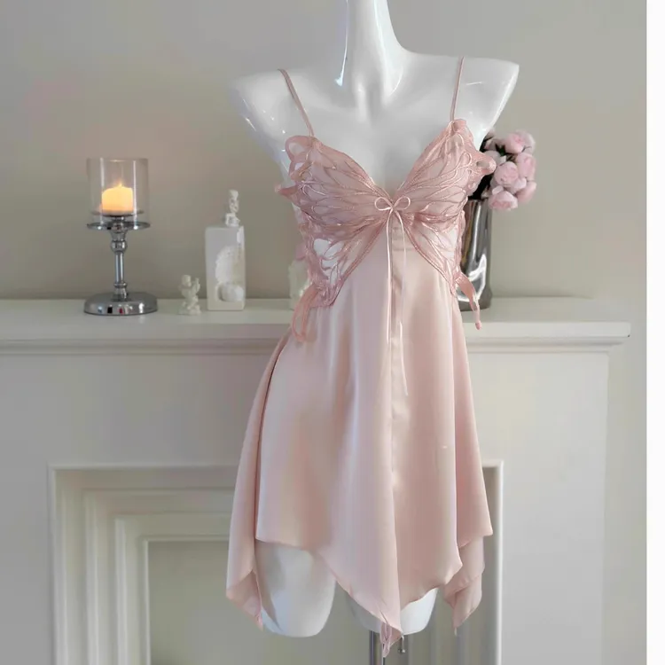 性感睡衣女秋冬吊带冰丝新款纯欲风两件套装带胸垫露背高级感睡裙