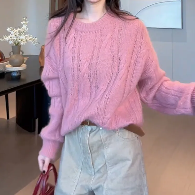极简气质慵懒风设计感麻花针织衫女冬季新款粉色百搭套头保暖上衣
