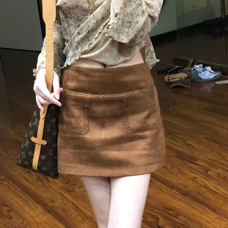 【复古棕咖】秋冬麂皮带安全裤铆钉中腰裙真口袋A字半裙女3096
