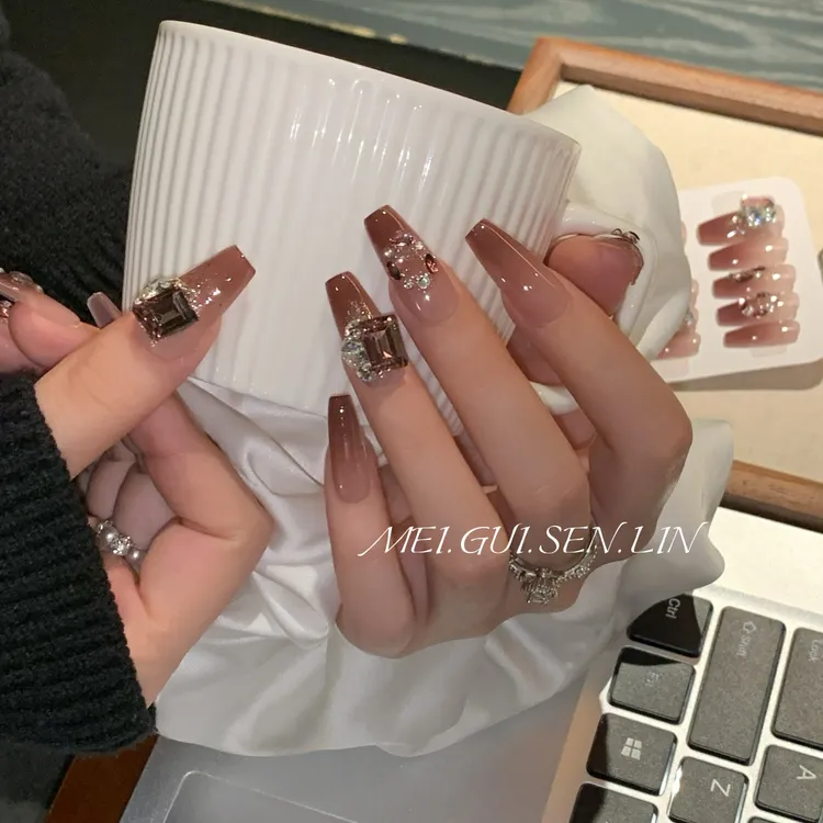 秘果   玫瑰森林葡萄渐变紫堆堆钻款美甲显白又高级的手工穿戴甲