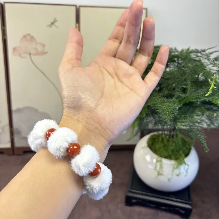 天然川料南红玛瑙10百搭mm南红毛绒球手串圣诞节跨年新年必备手串