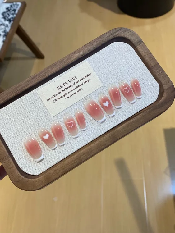 奶白色爱心腮红法式手工穿戴甲片假指甲贴显白新款
