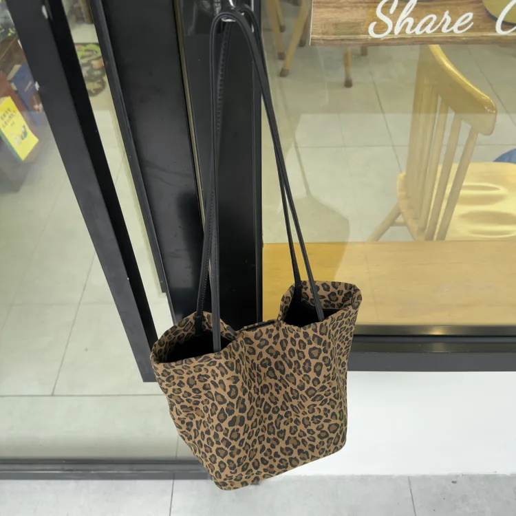 豹纹托特包敞口水桶包日韩时尚单肩包百搭老钱风山系