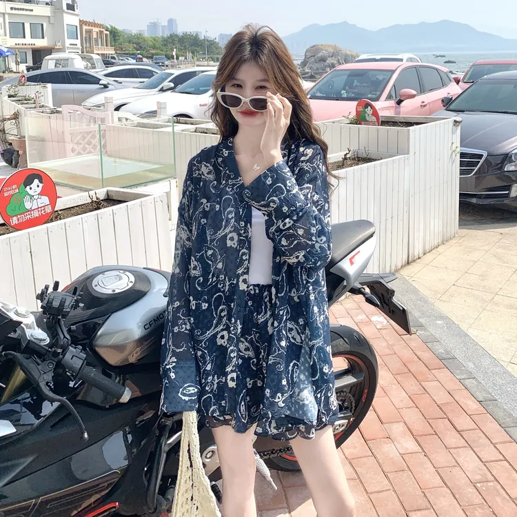 法式浪漫花影荷叶边韩版衬衫短裤防晒套装女夏季新款洋气