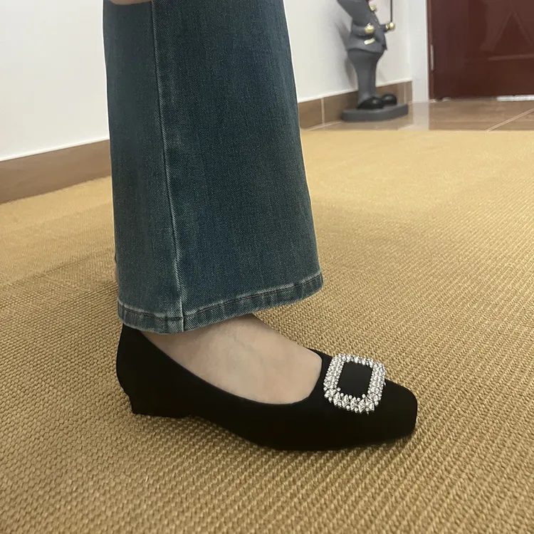 舒适版！黑色气质水钻浅口单鞋女高级感方头绒面不累脚粗跟晚晚鞋