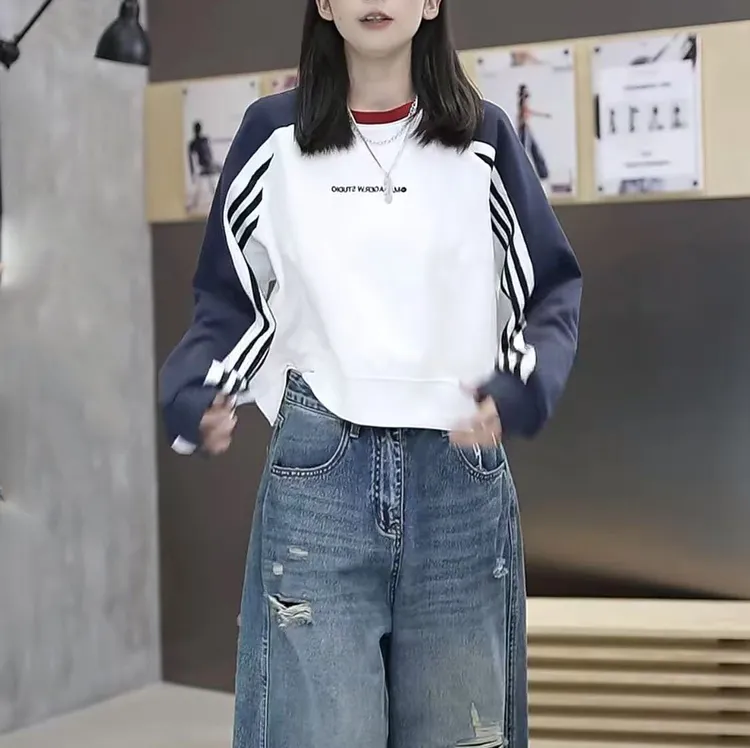 【拼色领袖】2025秋季新款韩系撞色领袖简约设计感宽松插肩袖卫衣