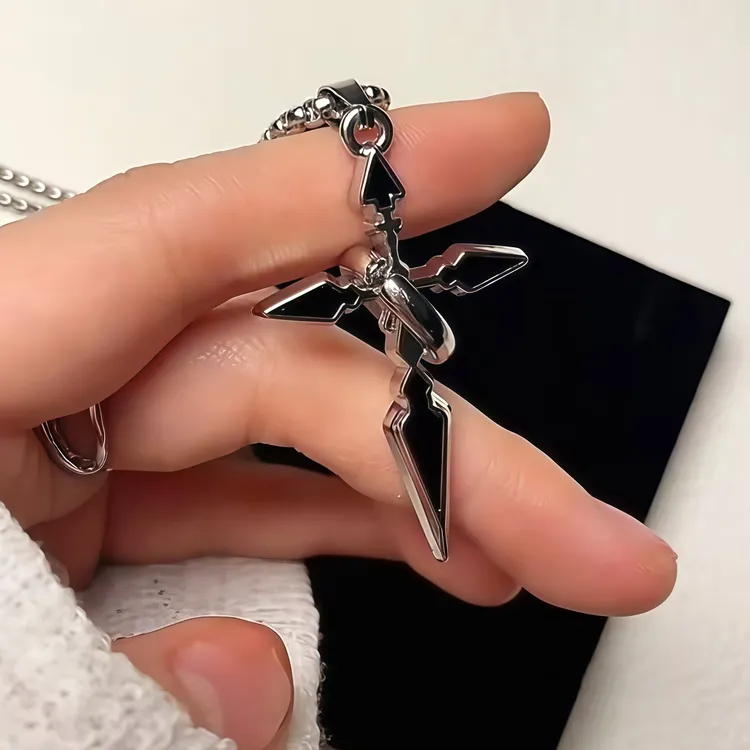 钛钢项链  暗黑哥特风十字架吊坠项链男士轻奢小众时尚加长版坠链