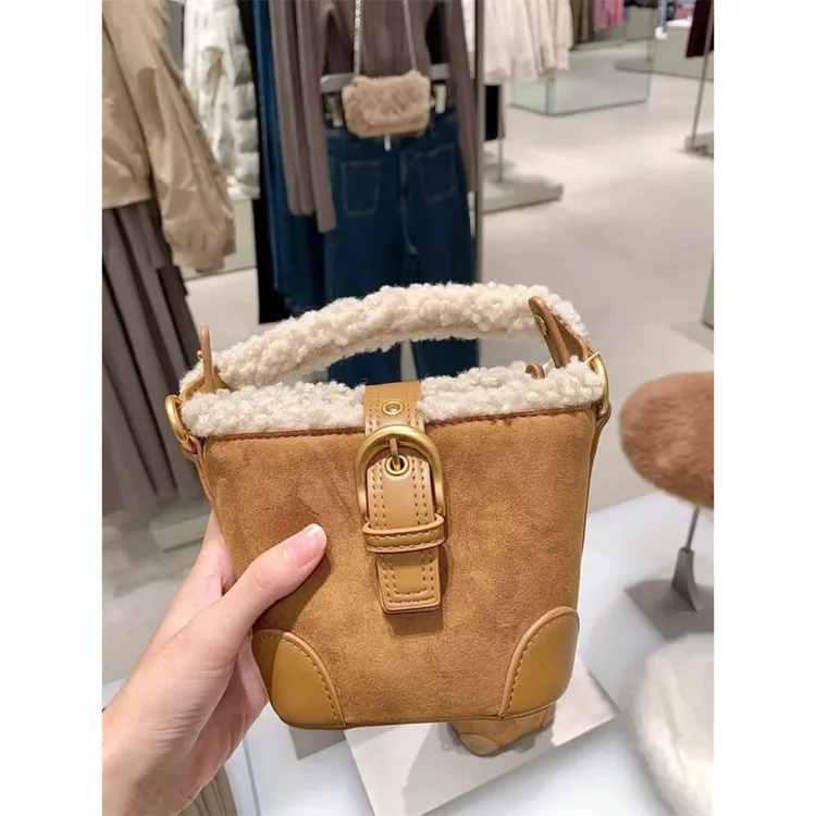 秋冬款美拉德包包女2025新款复古毛绒包手提水桶包毛毛单肩斜挎包