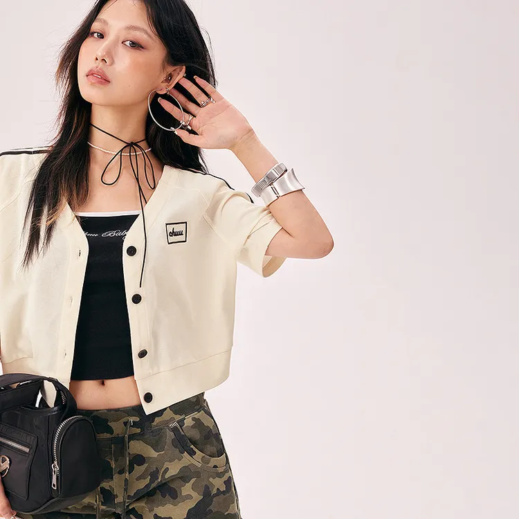 CHUU夏季女装字母刺绣设计单排扣撞色V领百搭辣妹显瘦外套