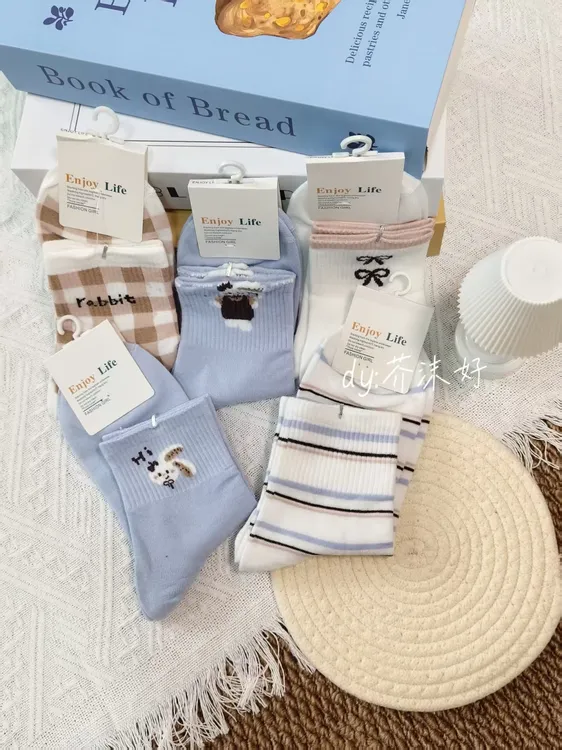 【海盐巧克力兔】少女风四季中筒棉袜甜美风休闲可爱