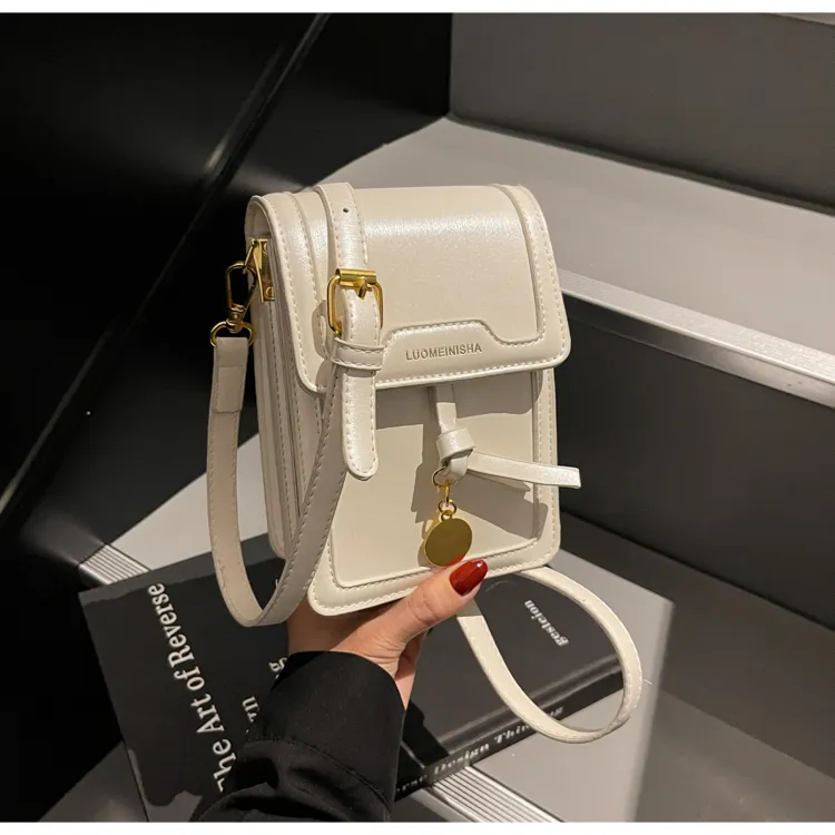 今年流行小包包女2025新款法式小众斜挎包手机包时尚迷你小方包女